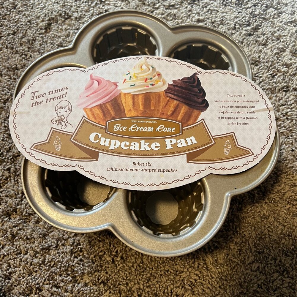 William Sonoma Nordic Ware Ice Cream Cone Cupcake Pan